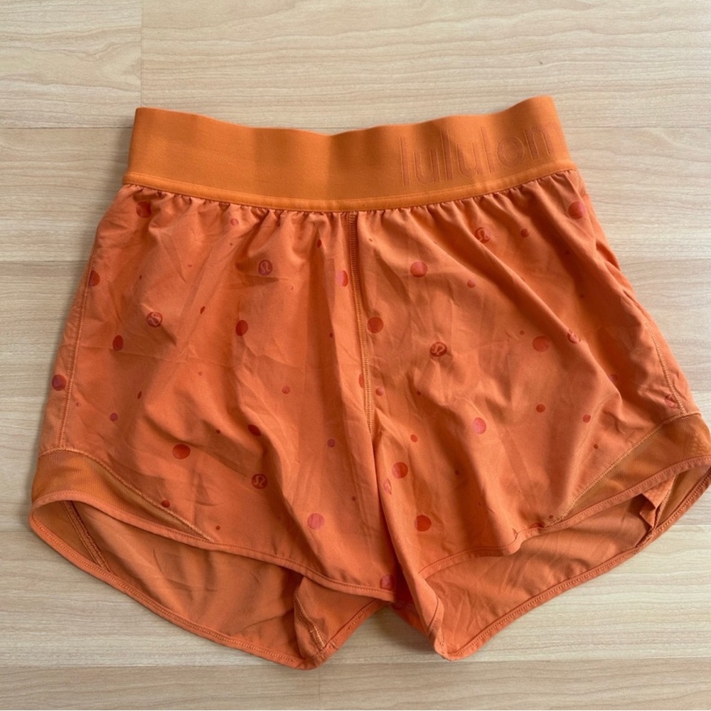Lululemon Hotty Hot Short 4" Poco Logo